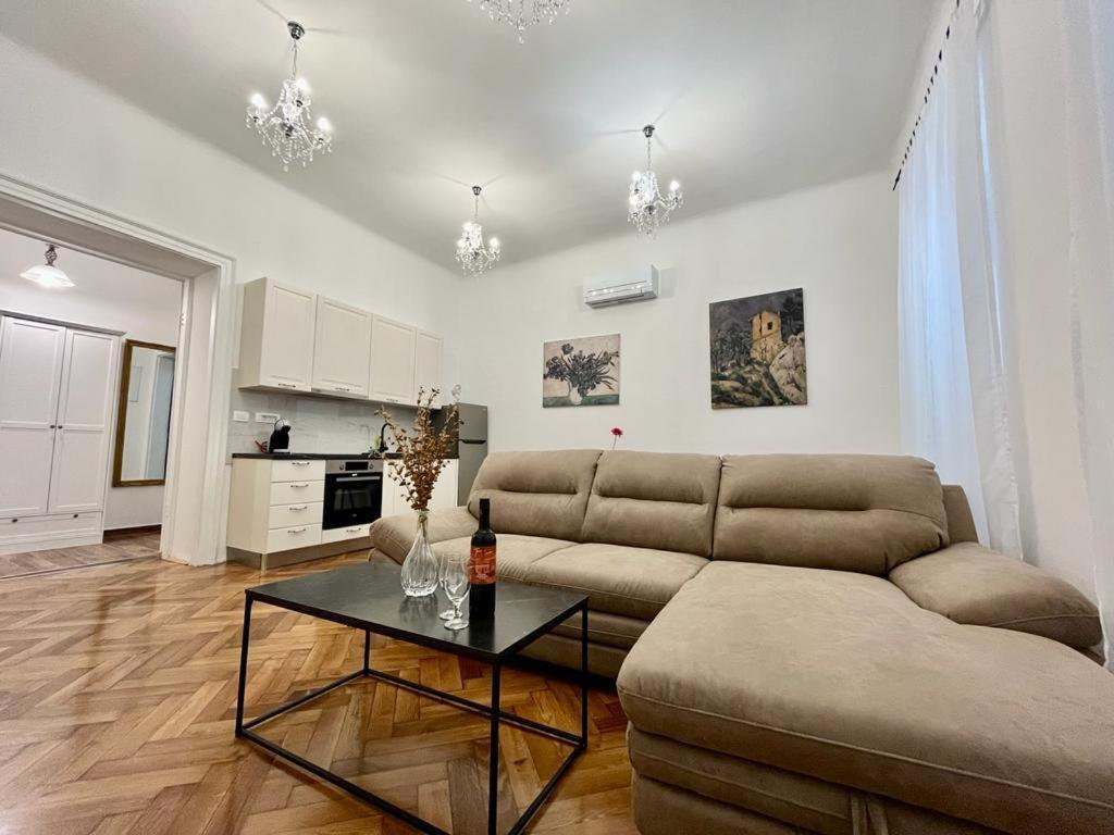 Lux Apartmans PUY Exterior foto