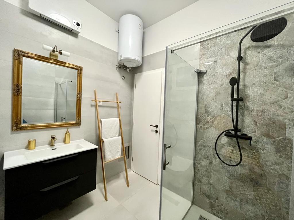 Lux Apartmans Apartamento PUY Exterior foto